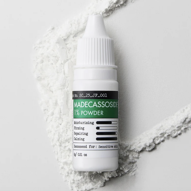 Противовоспалительная точечная пудра Derma Factory Madecassoside 1% Powder