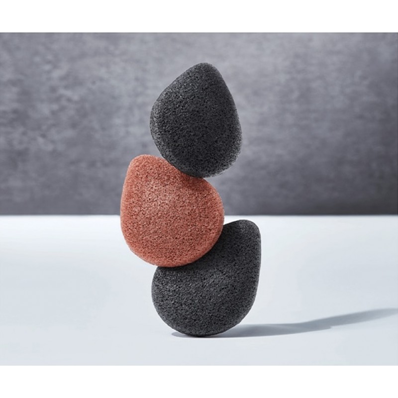 Спонж конняку з активованим бамбуковим вугіллям Purito SEOUL Bamboo Charcoal Konjac Sponge