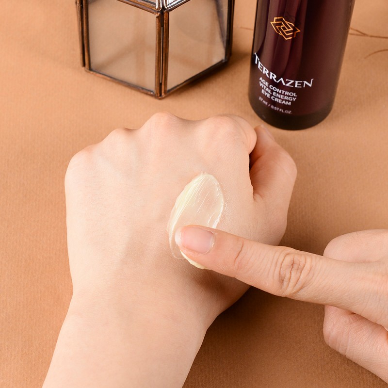 TERRAZEN Age Control Vital Energy Eye Cream антивіковий крем для шкіри навколо очей, 17 мл