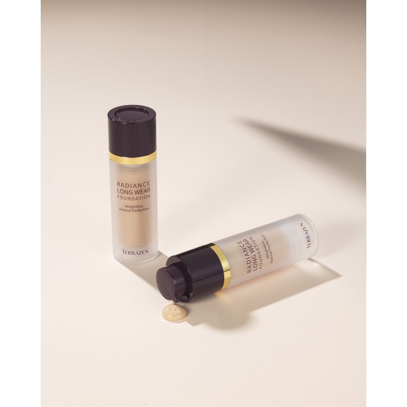 TERRAZEN Radiance Longwear Foundation №23 Medium Beige стойкая тональная основа с уходом, 30 мл