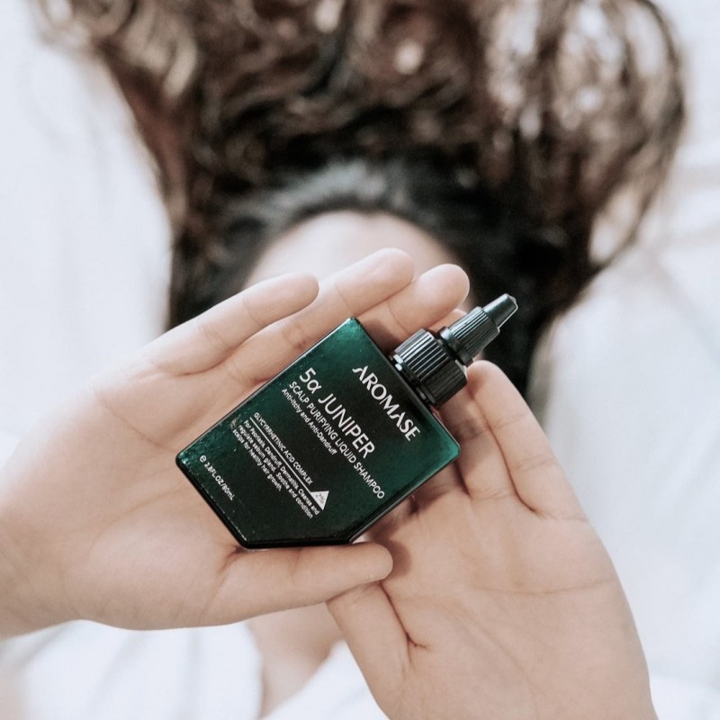 Рідкий пілінг-шампуньдля відновлення балансу шкіри голови AROMASE 5α Juniper Scalp Purifying Liquid Shampoo, 80 мл